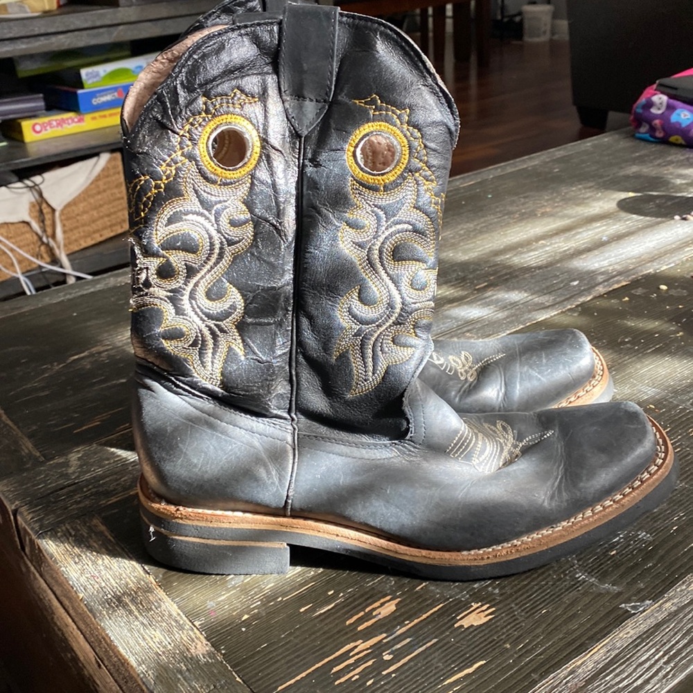 Black cowboy boots